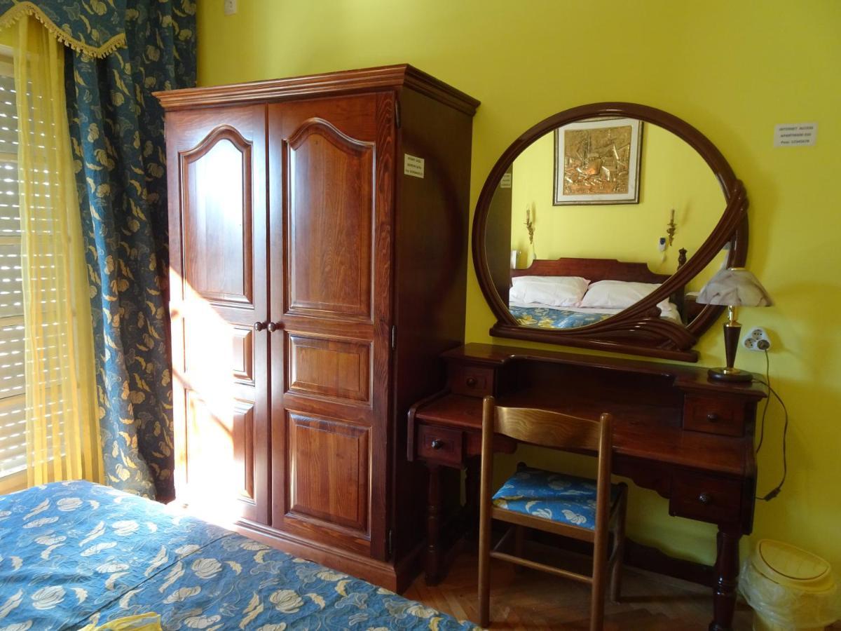 Apartments Edi - Captain'S House Мощеницька Драга Екстер'єр фото